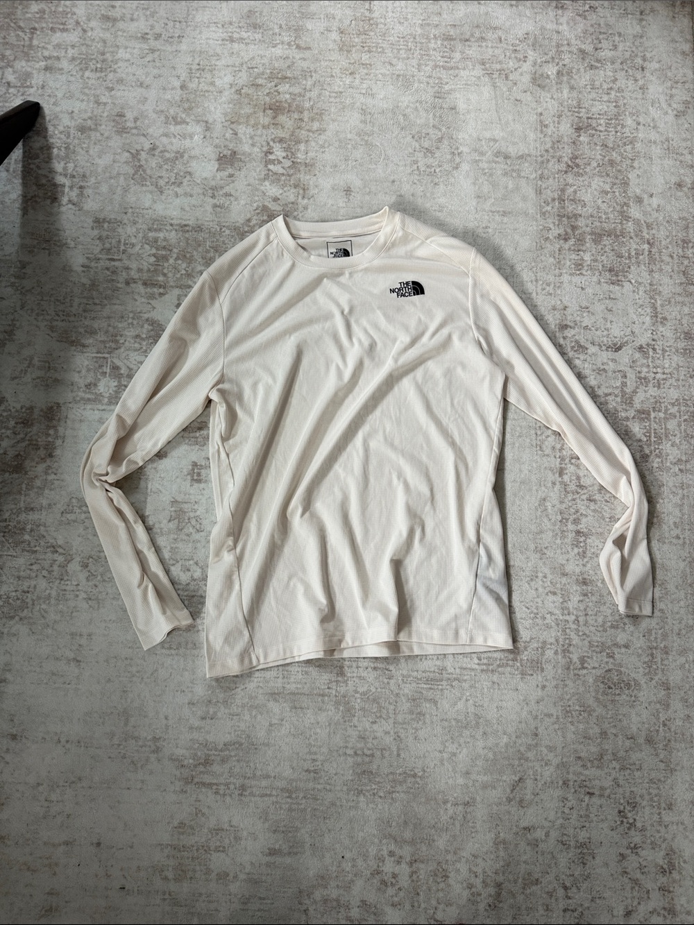 The North Face Men's Long-Sleeve Crewneck Tee in Off-White athletic material